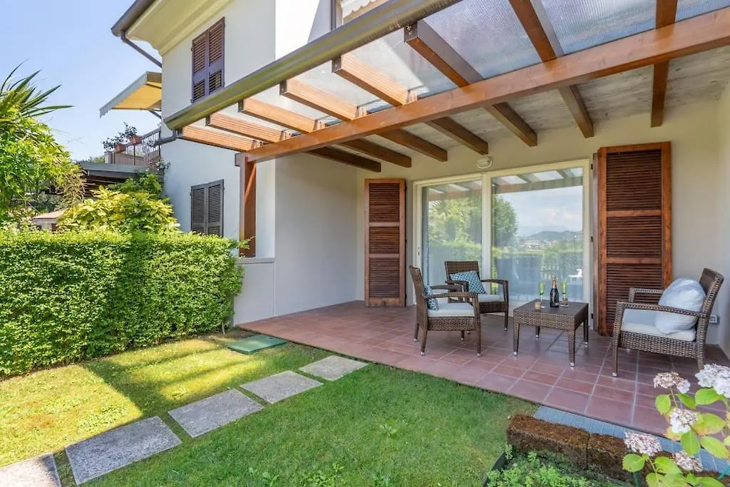 Mother Of Pearl House With Lake View Pool Padenghe sul Garda Appartamento